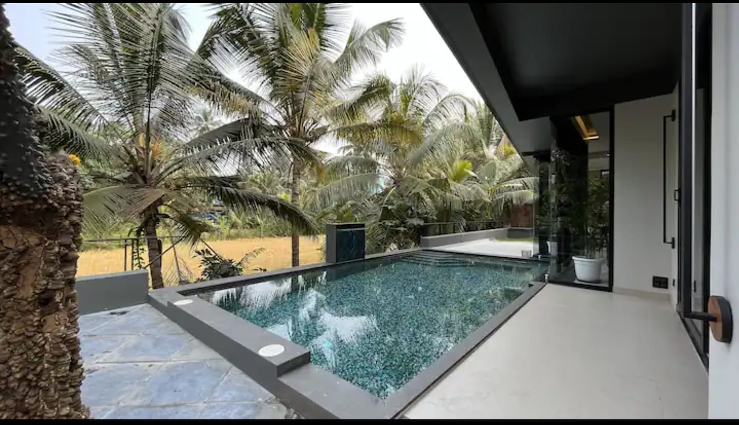 luxury villas with private pool in goa